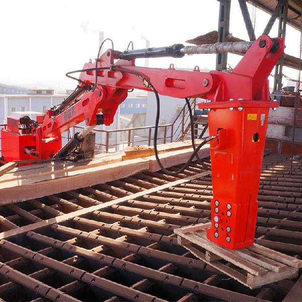 PEDESTAL BREAKER BOOMS SYSTEMS.jpg