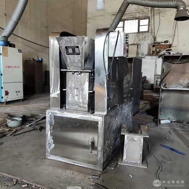 PE150×250A鉻鋼鄂板顎式破碎機(jī)出售