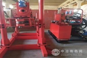 礦用全液壓鉆采設(shè)備