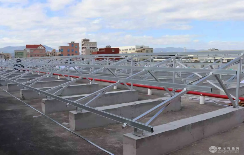 浙江龍能電力啟動(dòng)2.4MW新型光伏項(xiàng)目 采用輕量化金屬支架方案